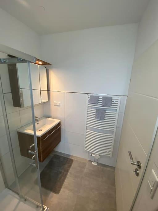 Neues Bungalow Fuer Bis Zu 4 Personen Oberhausen  Exterior photo